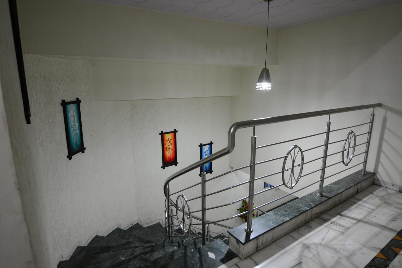 Hotel Vrandavan Nagpur Buitenkant foto